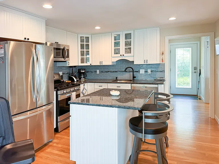 182 Beacon St — Photo 5