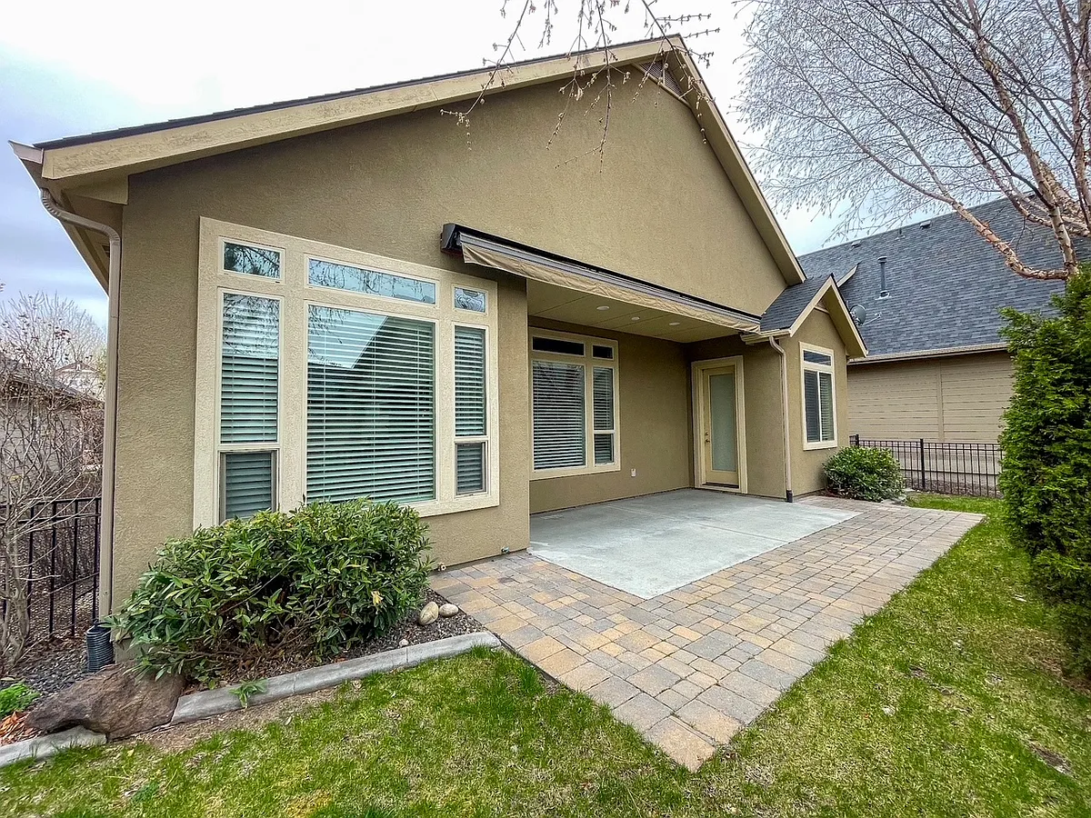 Building Photo - 307 E Grove Creek Ln