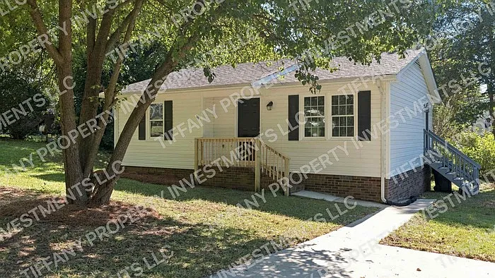 2 bed, 1.0 bath, 901 sqft, $1,300 — Photo 3