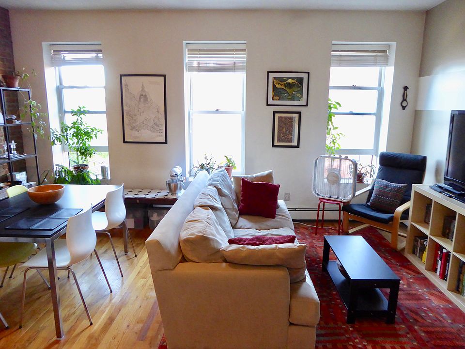 1st image of 634 Bergen St APT 3
