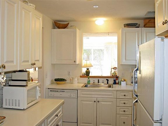 5th image of 37 Oak Glen #N