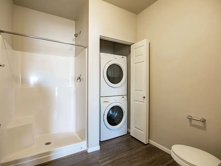West Creek Crossing Apartments — Photo 6