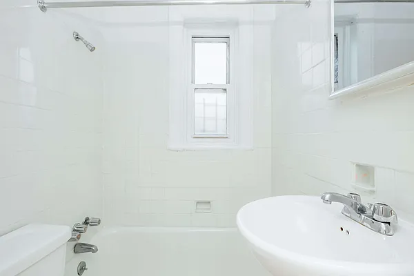 Rented by Nooklyn NYC LLC | media 8