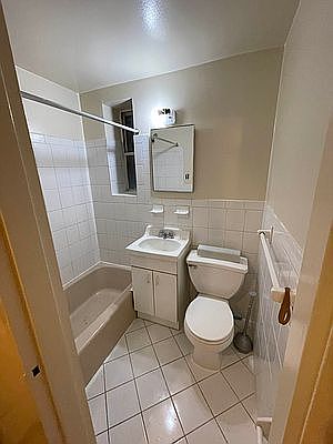 5th image of 340 E 85th St APT 1A
