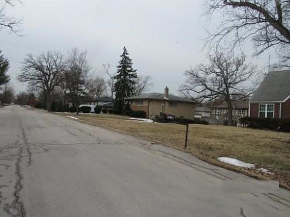 5th image of 9123 S 83rd Ave