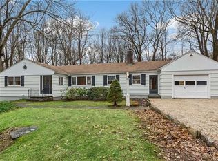 27 Dogwood Rd, Bedford, NY 10506