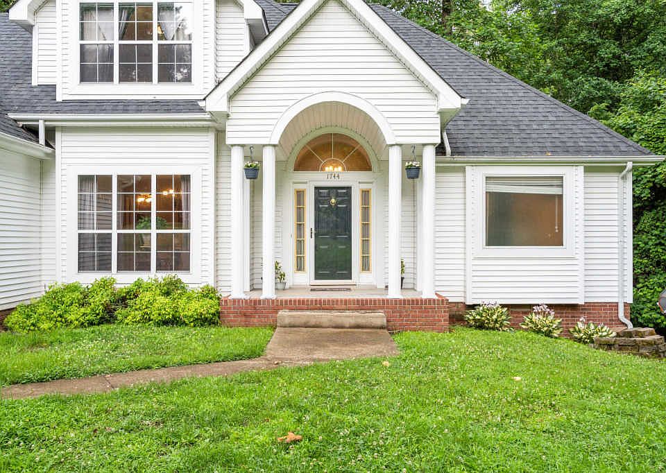1st image of 1744 Longbow Ct