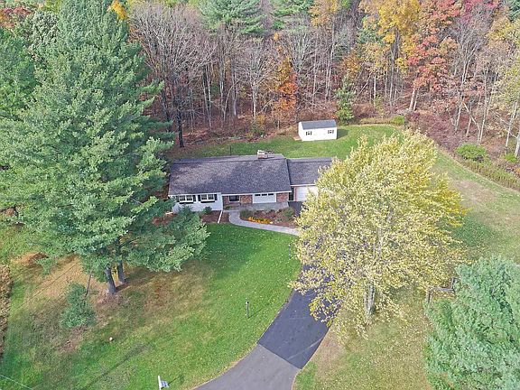 3rd image of 41 Overlook Dr