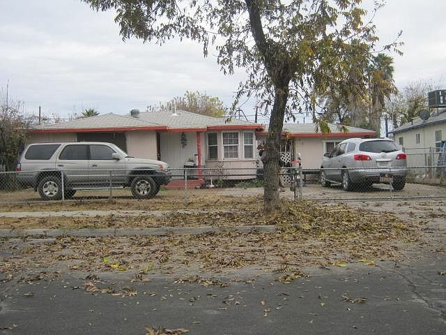 2nd image of 2525 E Barton Sq