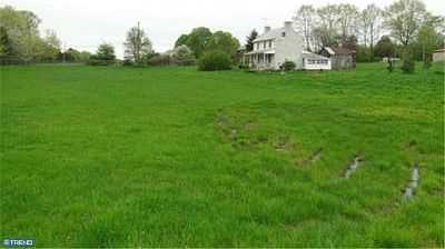 2nd image of 180 Smithtown Rd