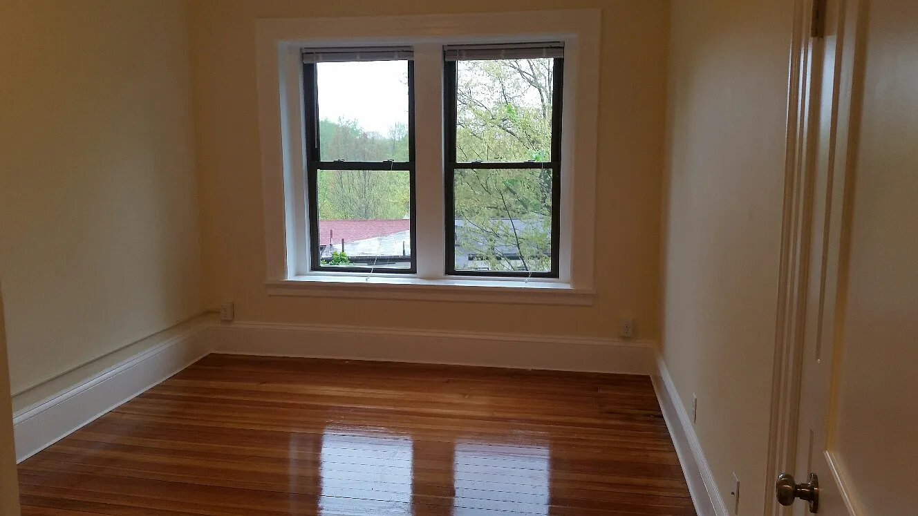 2 bed, 999 sqft, $3,200 — Photo 3