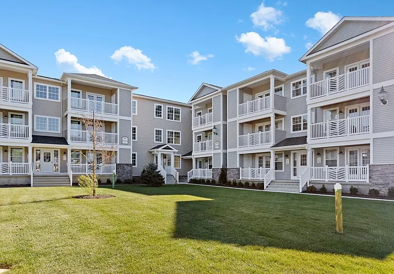 River Pointe — Photo 17