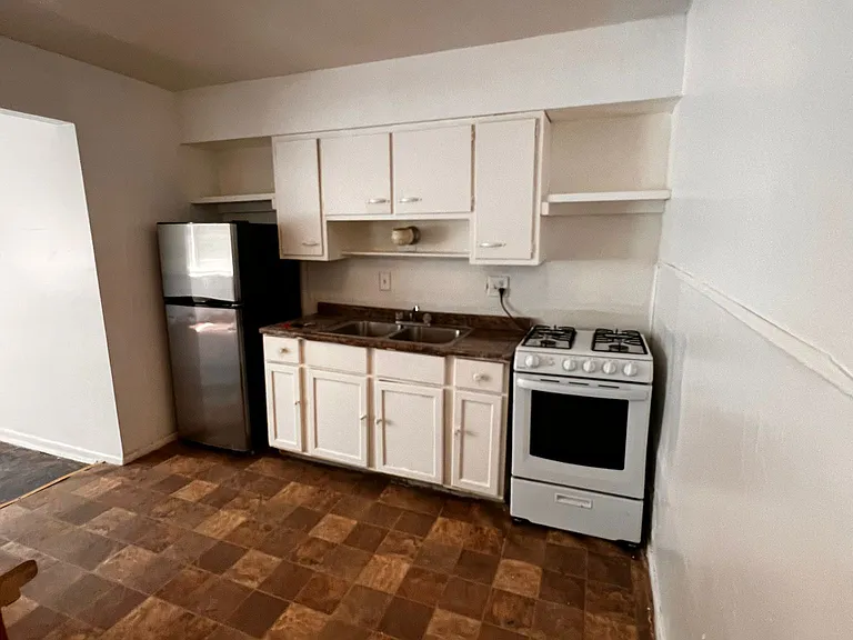 128 Clinton Springs Ave #2 — Photo 8