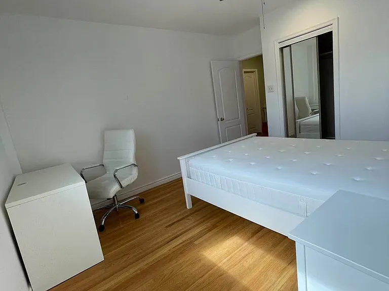 63 Lesgay Cres #UPPER — Photo 12