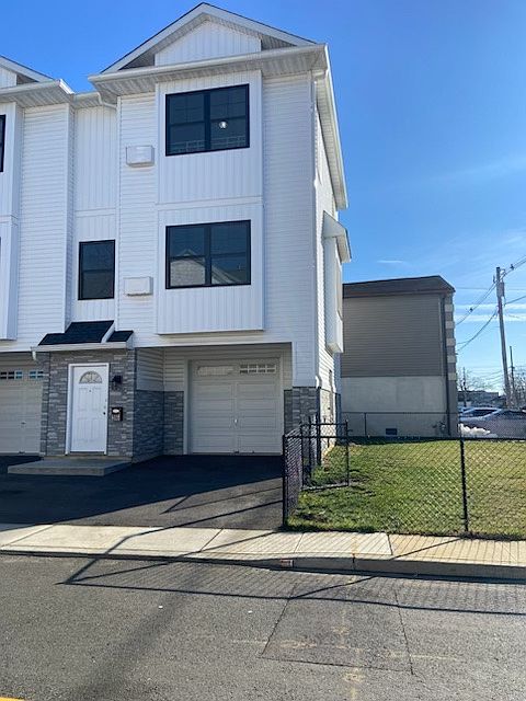 1st image of 39 E Shore St