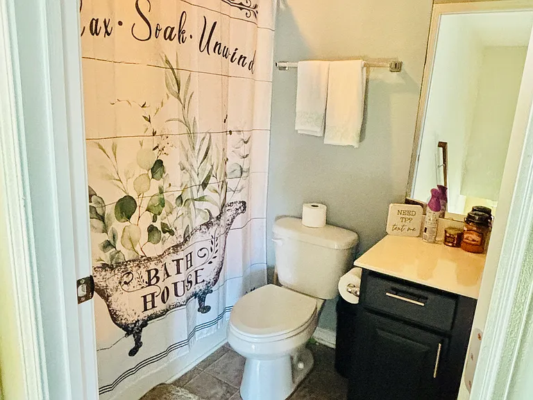 245 Breezemont Dr — Photo 13
