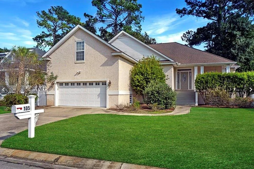 4 bed, 3.0 bath, 2616 sqft, $3,900 — Photo 1
