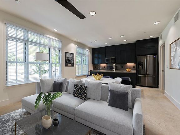 4th image of 408 W 38th St Building 2