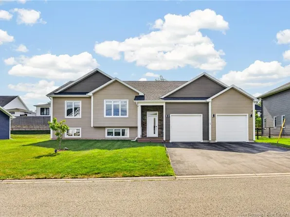 39 Donat Cres, Dieppe, NB E1A 9L5
