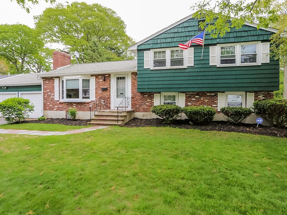 1st image of 206 King Philip St