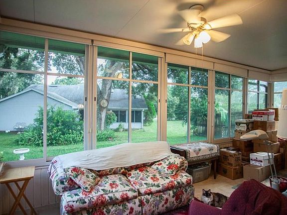 5th image of 342 Sterling Dr