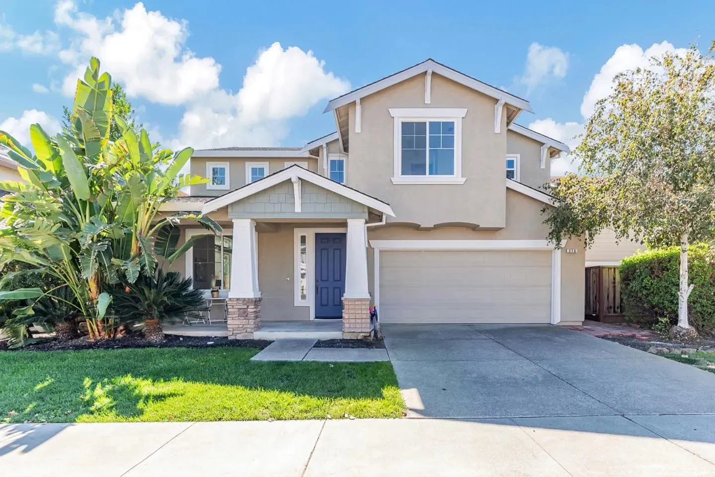 4 bed, 2290 sqft, $3,995 — Photo 1