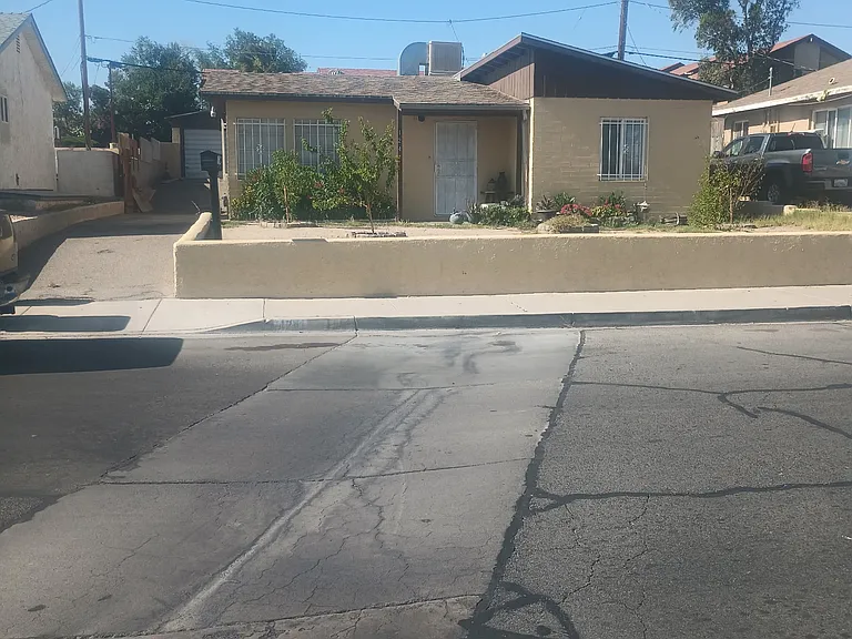 124 E Buena Vista St — Photo 1