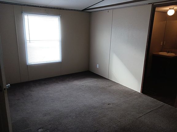 2nd image of 7100 Airline Dr #258