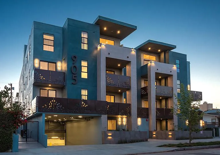 905 Wilcox Ave #Penthouse 2 — Photo 34