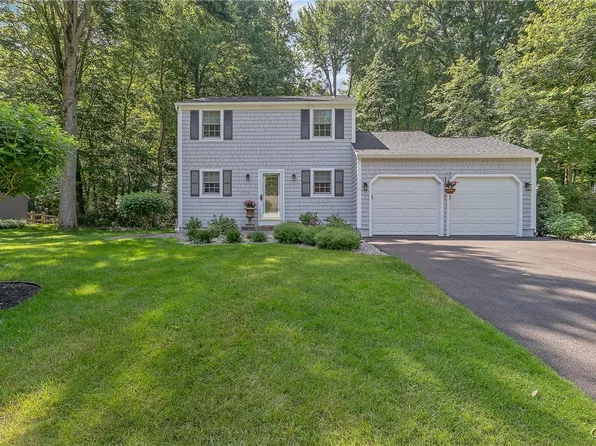 8734 Marinus Dr, Baldwinsville, NY 13027