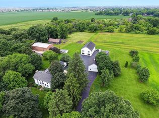 7977 Galena Rd, Bristol, IL 60512