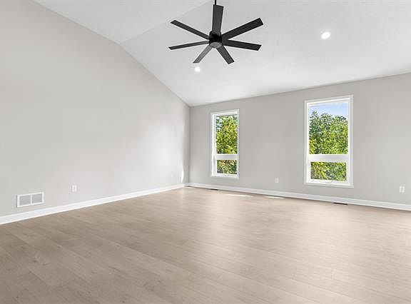 3rd image of 7743 Cherry Hill Rd