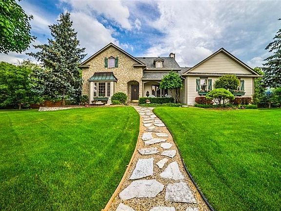 2nd image of 400 Burr Oak Dr