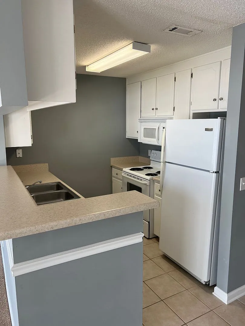 Available NOW- 238 Wakefield Way — Photo 3