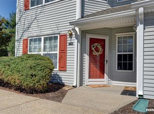 5301 Tudor Dr, Pompton Plains, NJ 07444