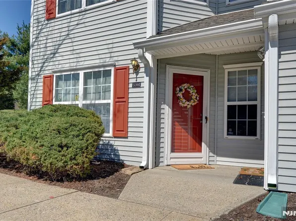 5301 Tudor Dr, Pompton Plains, NJ 07444