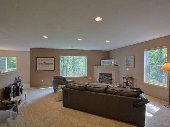 Great room with gas fp
