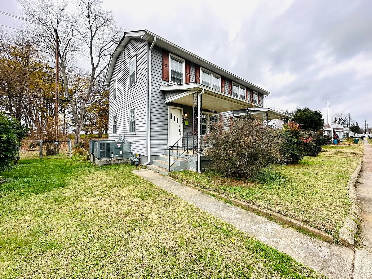 Building Photo - 1408 Bryan St
