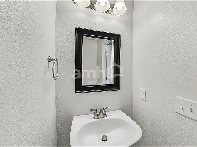 4103 Malta St — Photo 8