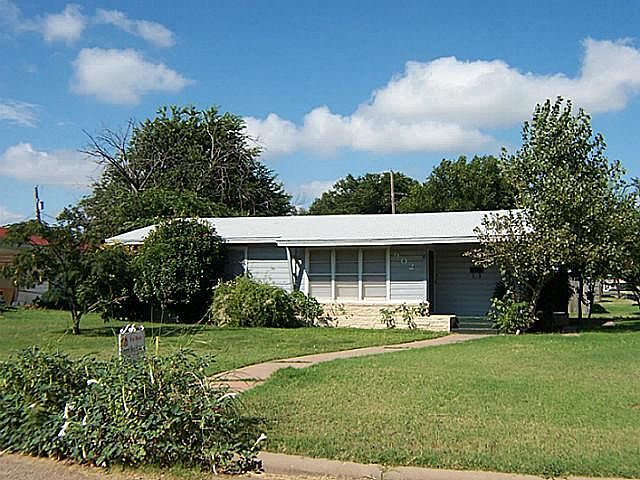 1st image of 902 Westridge Dr