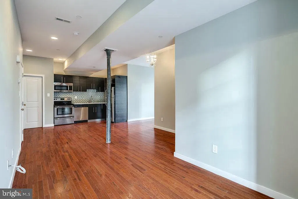 1 bed, 1.0 bath, 3992 sqft, $1,895 — Photo 4