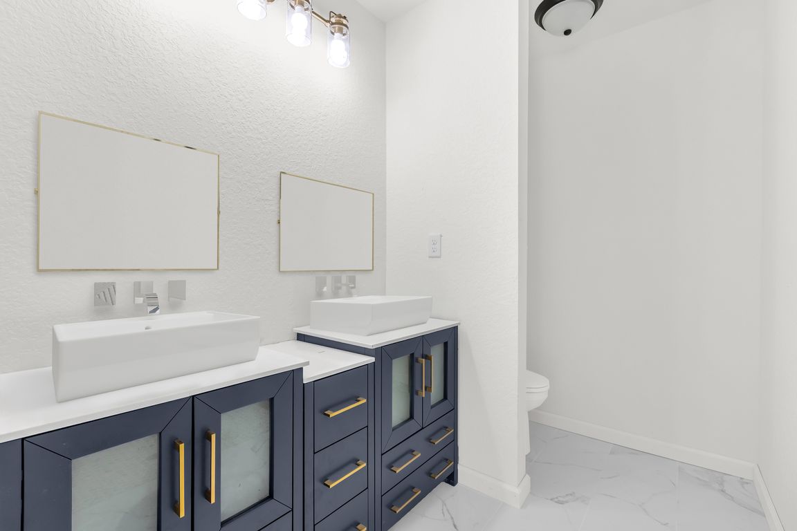 next background image