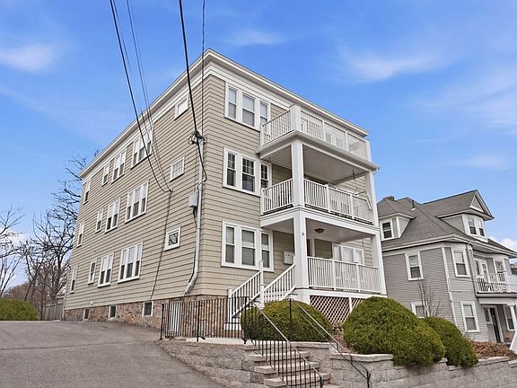 2nd image of 15 Adelaide St #4