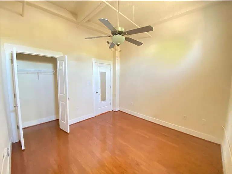 2318 Herbert Hamlet Aly #6 — Photo 5
