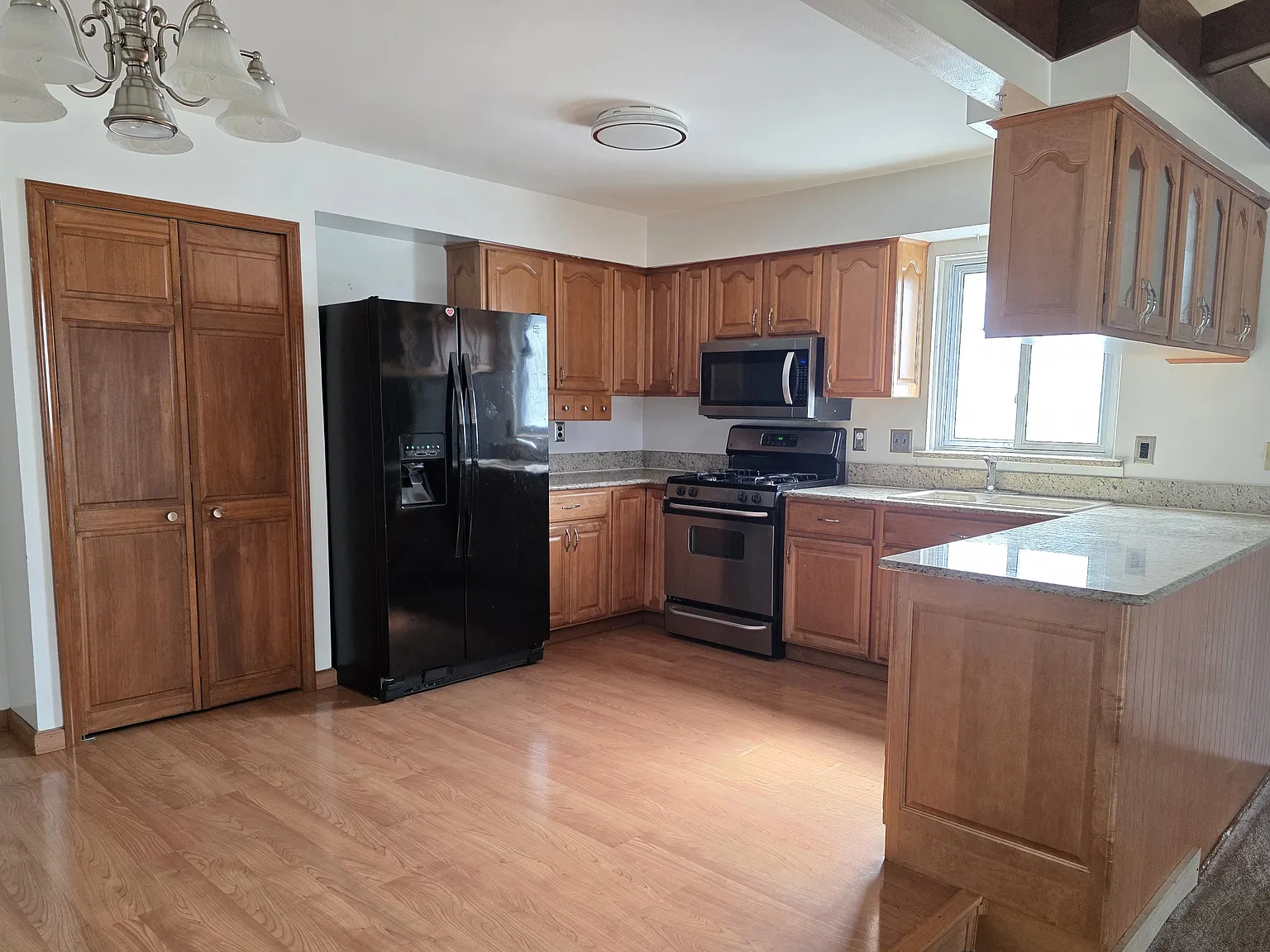 3 bed, 1478 sqft, $2,700 — Photo 3