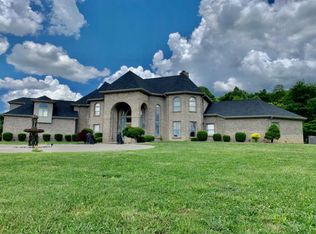 180 Ridgewood Dr, Prestonsburg, KY 41653