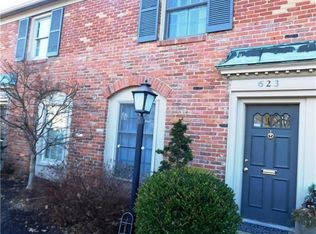 623 Robinwood Dr, Pittsburgh, PA