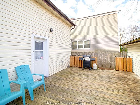 3rd image of 53 Selkirk St