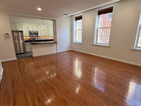 3rd image of 6 Strawberry St #5