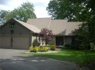 138 Carver St, Granby, MA 01033